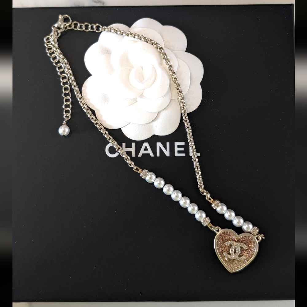 Auth Chanel gradient pink crystal/ bright pink reversible necklace